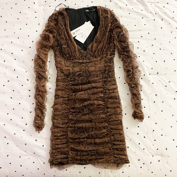 Zara Drapped Tull Dress - Picture 4 of 6